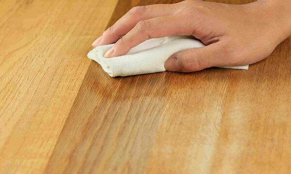 Tips on How to Apply Polish Correctly on furniture
